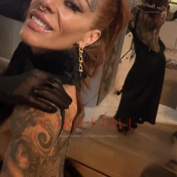 Selfie Pics from Lola Cruzova - Private Escort Melbourne