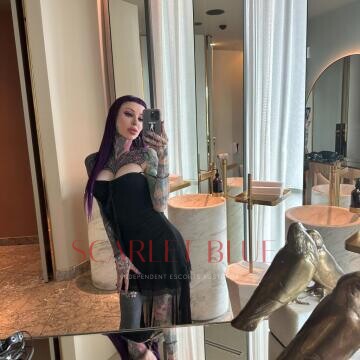 Selfie Pics from Kellie Panther - Private Escort Melbourne