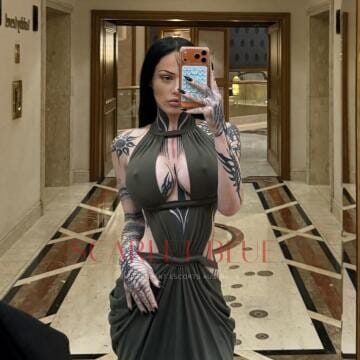 Selfie Pics from Chloe Woods - Private Escort Melbourne