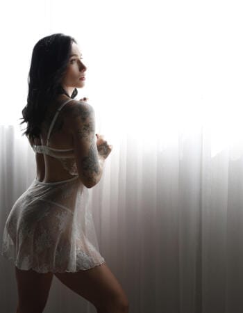 Greek escort - Bella Day