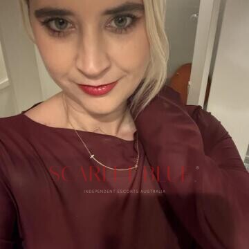 Selfie Pics from Lea - Private Escort Melbourne