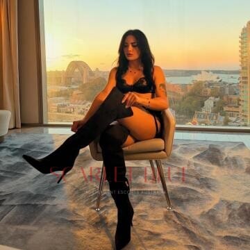 Selfie Pics from Arinna - Private Escort Sydney