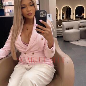 Selfie Pics from Noa Aliya - Private Escort Sydney