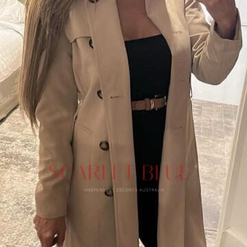 Selfie Pics from Scarlet Sinclair - Private Escort Sydney