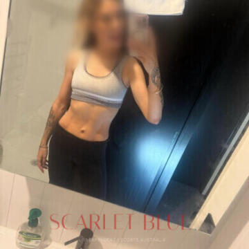 Selfie Pics from Honey Hazel - Private Escort Queenstown