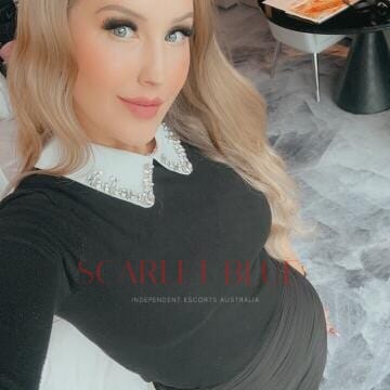 Selfie Pics from Hazel Meyers - Private Escort Melbourne