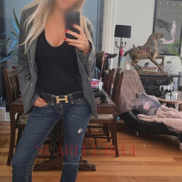 Selfie Pics from Rene - Private Escort Melbourne