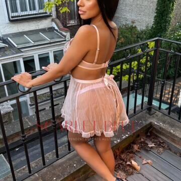 Selfie Pics from Sofia Beaumont Latina - Private Escort Canberra