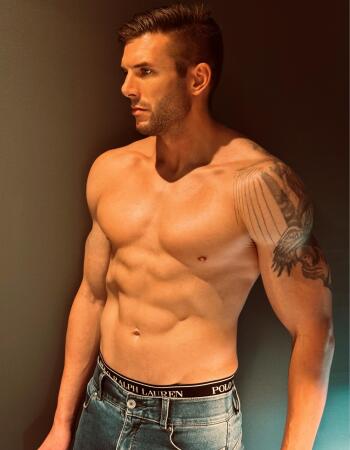 Boyfriend Experience (BFE) male escort - Alex Braxton