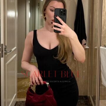 Selfie Pics from Gisele Harlow - Private Escort Melbourne