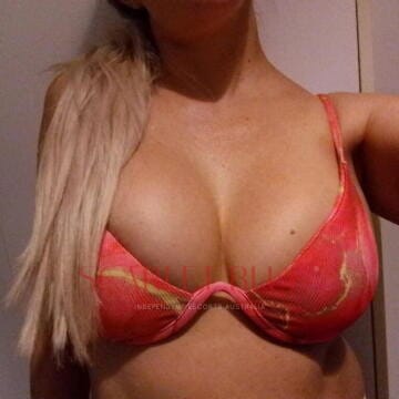 Selfie Pics from Freya Laurent - Private Escort Gold Coast