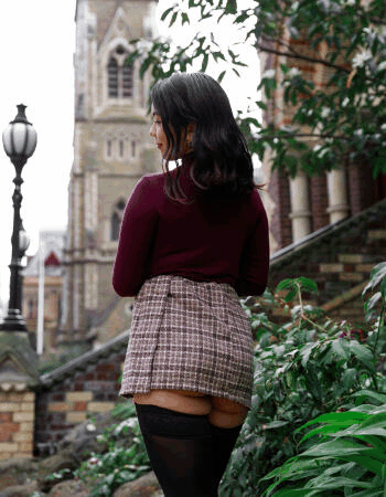 Private escort - Maxine Sung touring to Brisbane