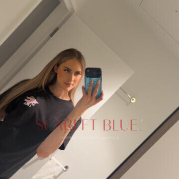 Selfie Pics from April Rayne - Private Escort Perth