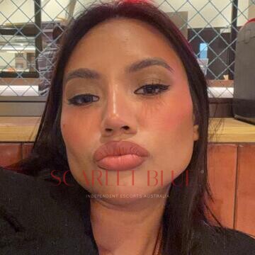 Selfie Pics from Maorixx - Private Escort Touring
