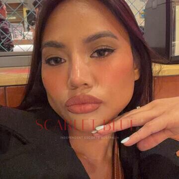 Selfie Pics from Maorixx - Private Escort Touring