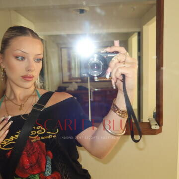 Selfie Pics from Sylvie Voss - Private Escort Brisbane