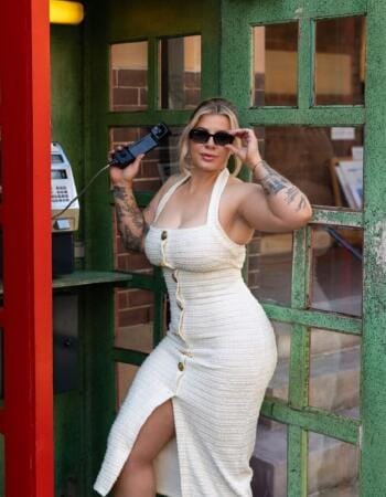  Private escort - Katy King touring to Albury