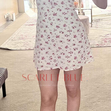 Selfie Pics from Holly Harper - Private Escort Perth