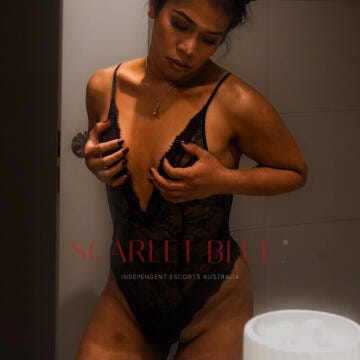 Selfie Pics from Rose Whitmore - Private Escort Melbourne