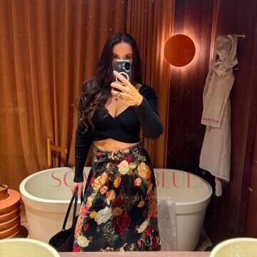 Selfie Pics from Viola Velle - Private Escort Perth