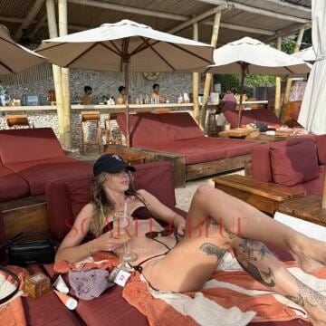 Selfie Pics from Scarlet X Rose - Private Escort Touring