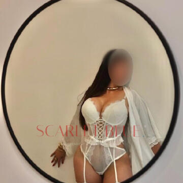 Selfie Pics from Lucy Ferrari - Private Escort Melbourne