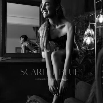 Selfie Pics from Miss Kira - Private Escort Brisbane