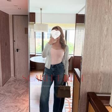 Selfie Pics from Risque Rebecca - Private Escort Singapore