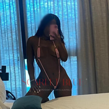 Selfie Pics from Rebekkah - Private Escort Touring
