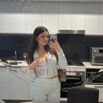 Selfie Pics from Lola Loves - Private Escort Brisbane