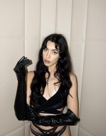 Private escort - Cherry Gemini touring to Brisbane
