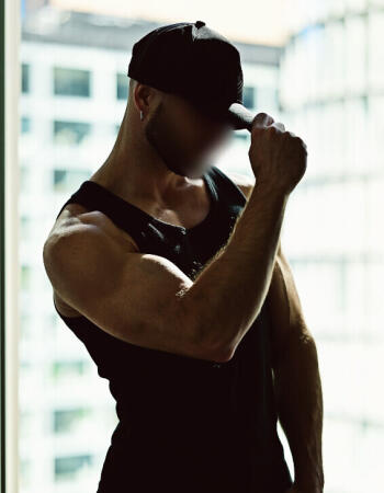 Muscular male escort - Alexios Max