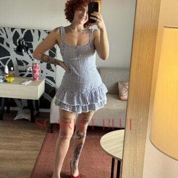 Selfie Pics from Amelia Grae - Private Escort Touring