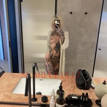 Selfie Pics from Peach Passlow - Private Escort Melbourne