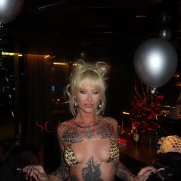 Selfie Pics from Peach Passlow - Private Escort Melbourne